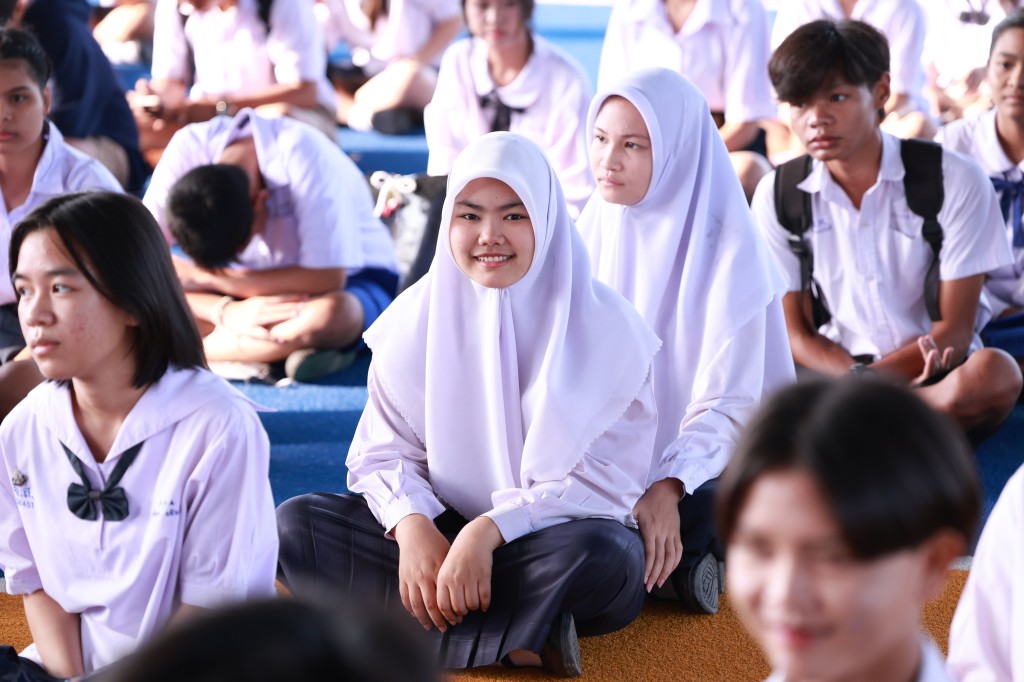 ข่าว สอบคัดเลือกนักเรียน ม.4