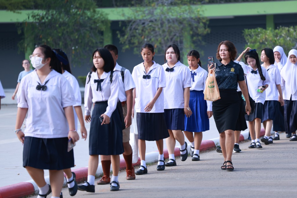 ข่าว สอบคัดเลือกนักเรียน ม.4