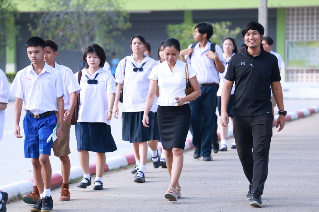 ข่าว สอบคัดเลือกนักเรียน ม.4